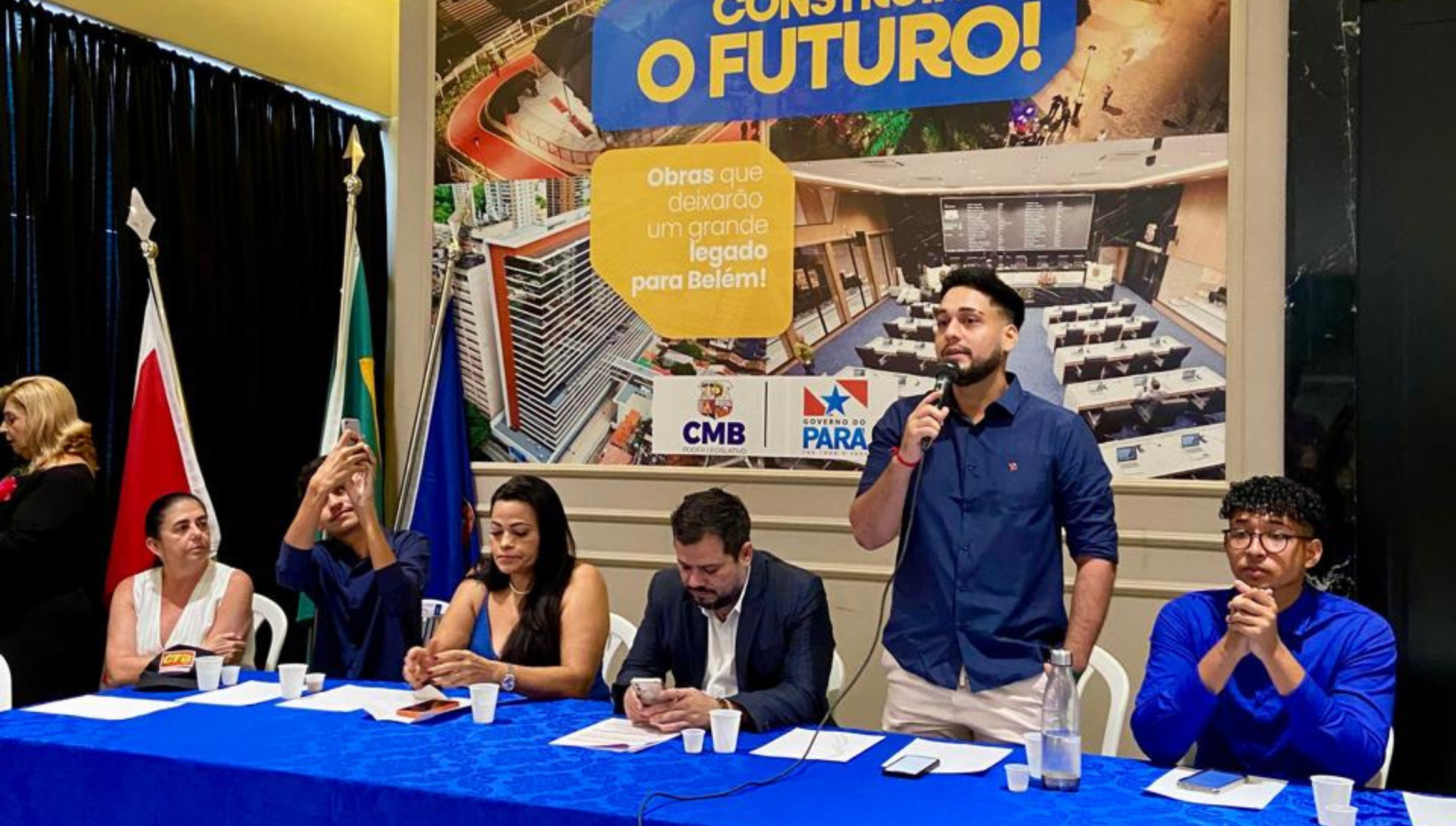 Lucas Paixão recebe o diploma "Edson Luis" na Câmara da capital paraense.